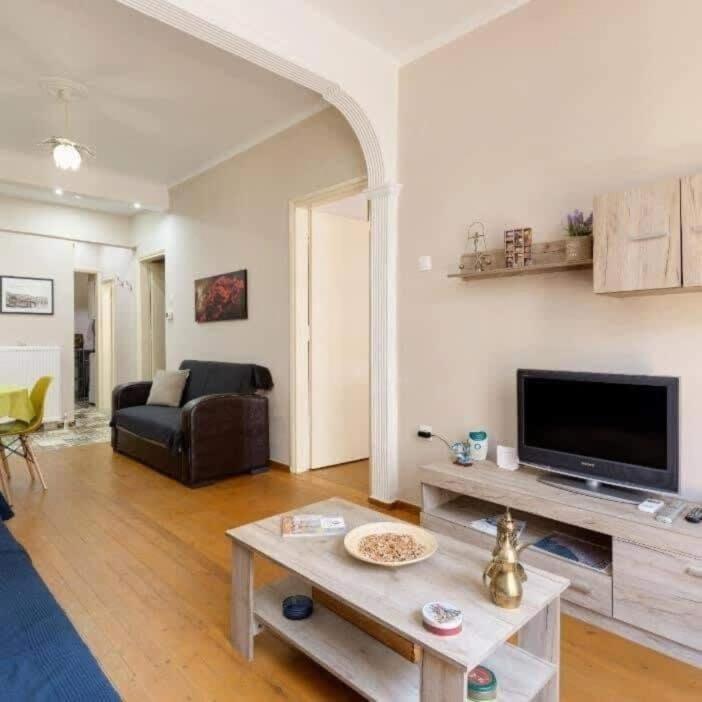 Private Pristine Balcony Home- Heart Of The Center Thessaloníki Luaran gambar