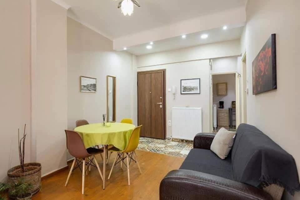 Private Pristine Balcony Home- Heart Of The Center Thessaloníki Luaran gambar